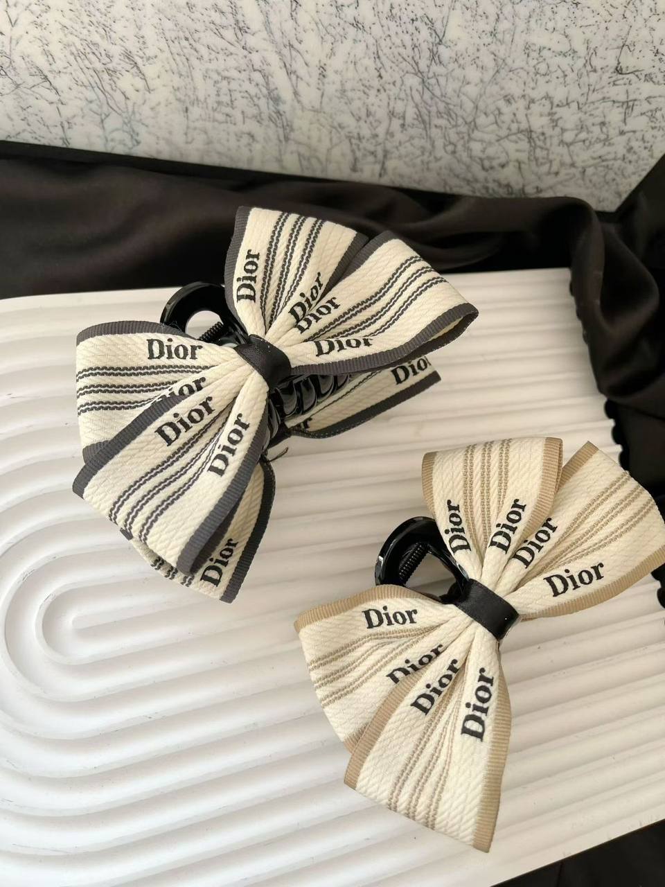 Headband ❤️‍🔥*
good quality 💯
20 dhs🪙🌨️

With boxes 🗃️ 
35 dhs🪙🌨️

Zain216
♥️♥️♥️