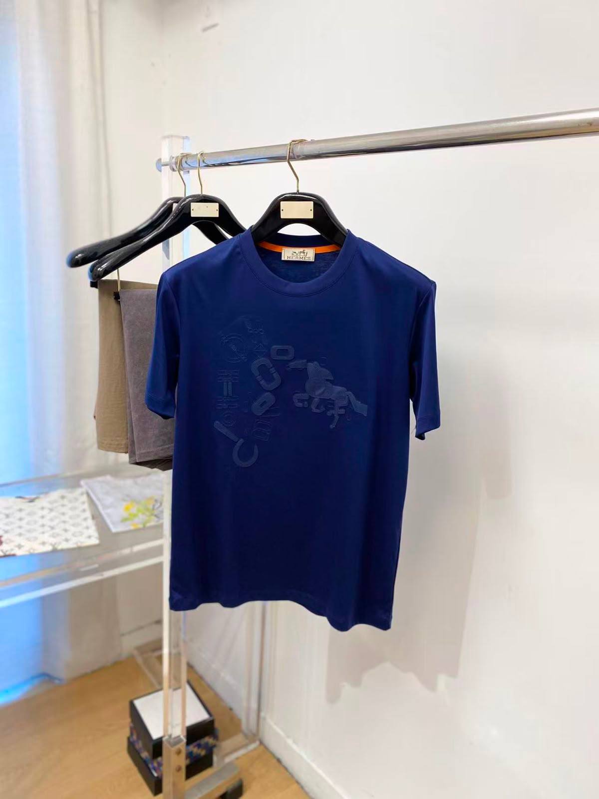 HERMES
Men’s Tshirt 
Super Master Quality 
SMLXLXXL 
300 dhs✅

Zain276
♥️♥️♥️