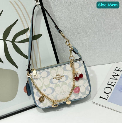 Coach
Good quality
 with box 
95 dhs🇦🇪🇦🇪

Zain186
♥️♥️♥️