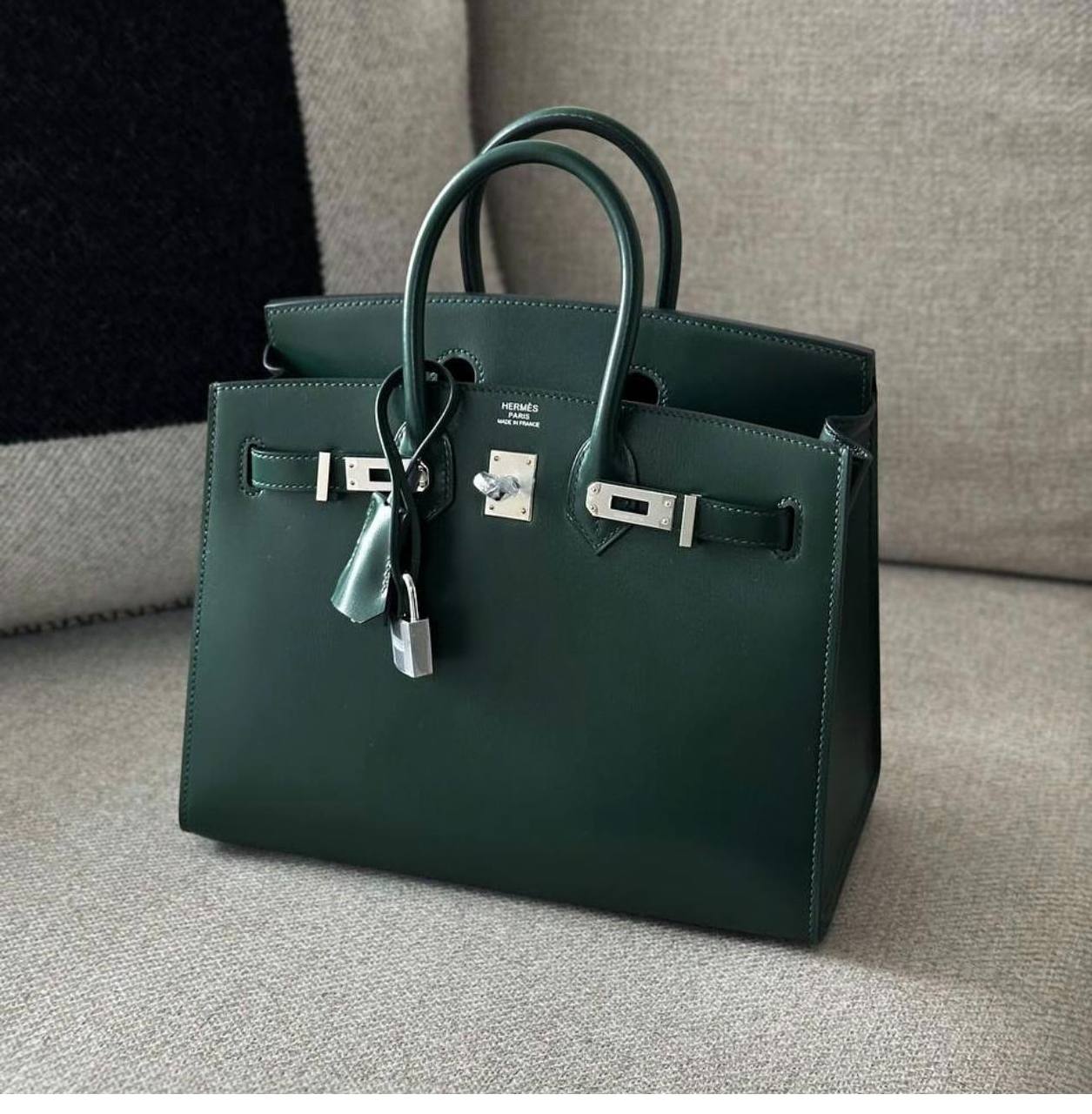Hermes
GOOD QUALITY 
120 dhs✅
SIZE 30CM

Zain200
♥️♥️♥️