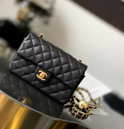 CHANEL
 RESTOCK GOOD QUALITY
 WITH BOX 
🎁🎁🎁

100 dhs 

Size:22cm

Zain39
♥️♥️♥️