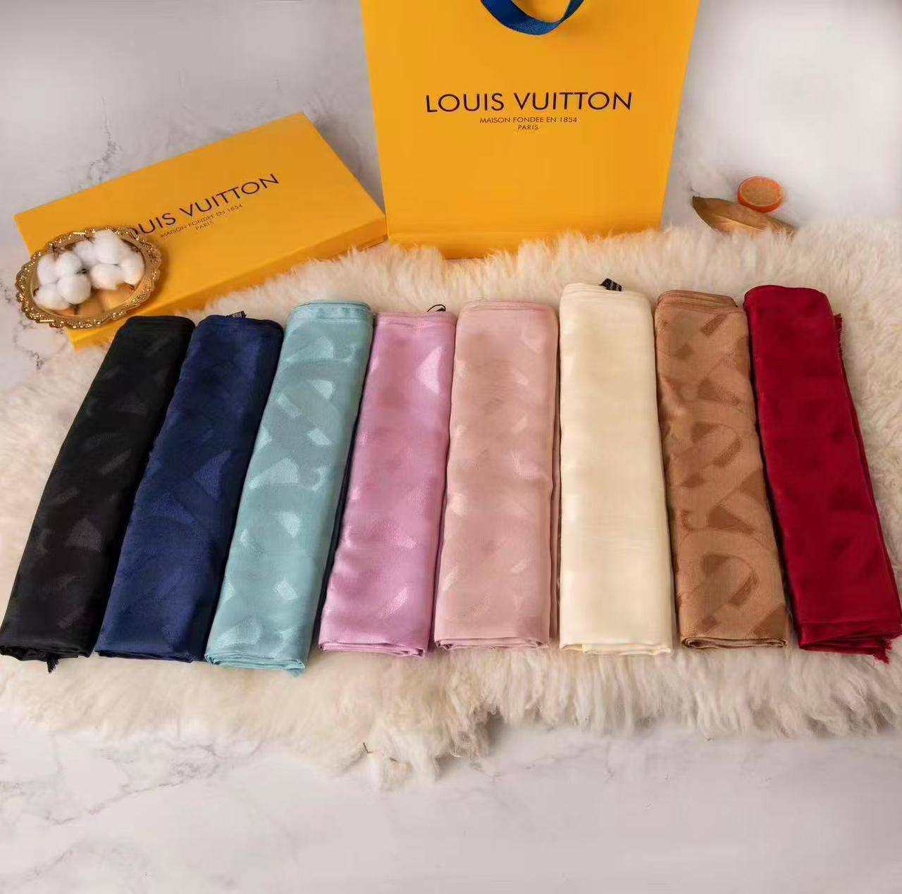 Scarf
Cotton 
45 dhs🗽

Zain253
♥️♥️♥️