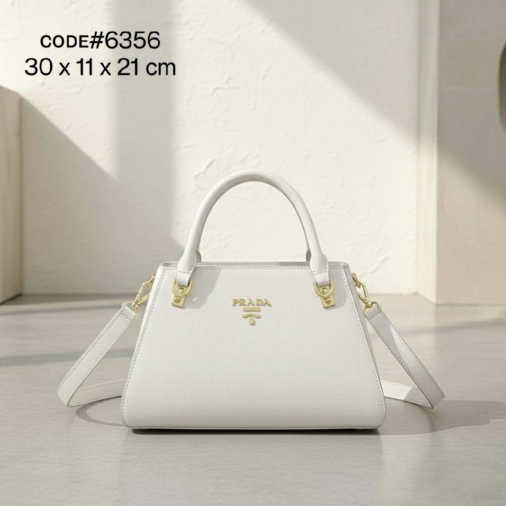 PRADA ʜᴀɴᴅʙᴀɢ
ᴡɪᴛʜ ɢᴏʟᴅ ʜᴀʀᴅᴡᴀʀᴇ
ɪᴛ ʜᴀs ʟᴏɴɢ ʙᴇʟᴛ sᴛʀᴀᴘ
sɪᴢᴇ : 30 cm

75 dhs💓

Zain31
♥️♥️♥️