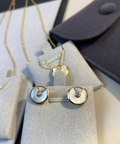 Cartier Set* 🌿
Necklace 
Earrings 

*master quality* 🦋
80 dhs🪙💚normal box
🎁🎁🎁

Zain48
♥️♥️♥️