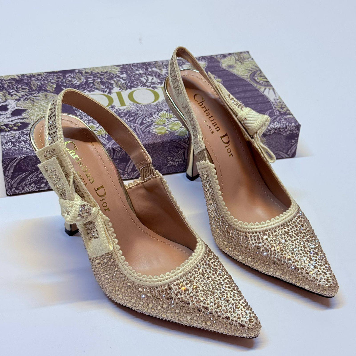 New Coming 

Dior Lady Heel👠
115 dhs🇦🇪

Size:36-41

Withbox & paper Bag🛍️

Zain40
♥️♥️♥️