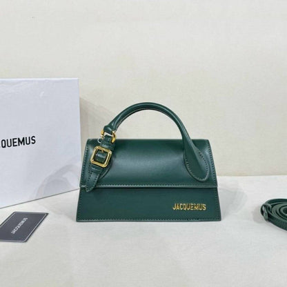 JACQUEMUS 

RESTOCK 
GOOD QUALITY 

WITH BOX 
100 dhs🇦🇪🇦🇪

SIZE: 20cm

Zain39
♥️♥️♥️