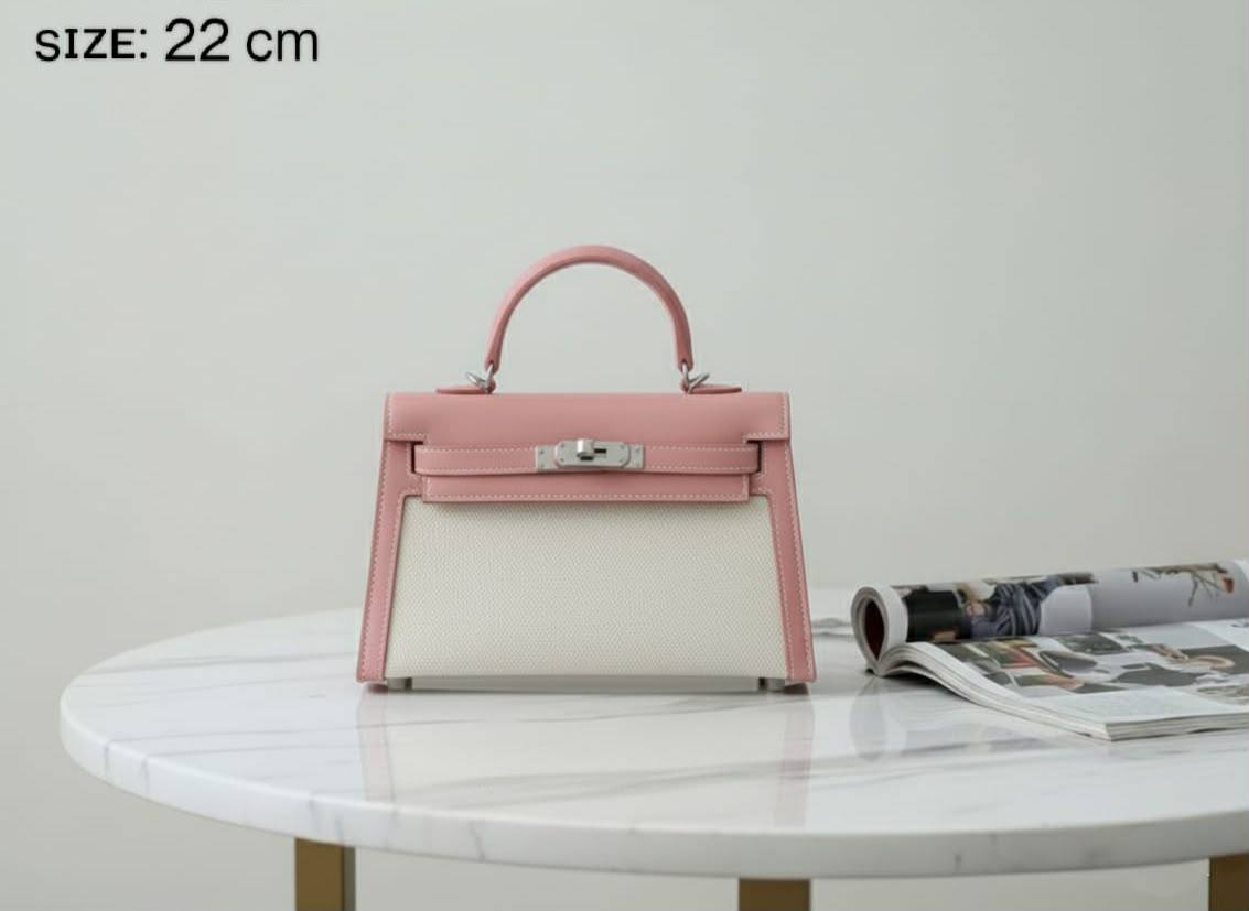 Hermes

100 dhs🇦🇪🇦🇪

With box
22 cm

Zain219
♥️♥️♥️