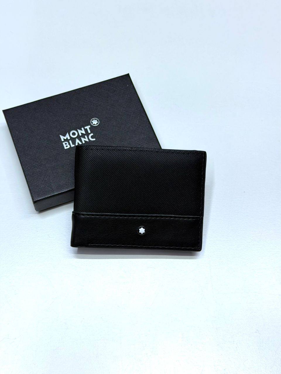Men's wallet
30 dhs✅
With box
🎁🎁🎁

Zain42
♥️♥️♥️