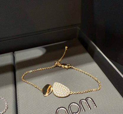 *APM* bracelet 💕
Master quality 

45 dhs🪙
simple box🎁

55 dhs🪙
Master box 🗃️

Zain48
♥️♥️♥️