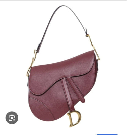 Dior
withbox 
120 dhs✅

Zain143
♥️♥️♥️
