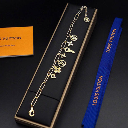 LV ❤️‍🔥*
Necklace ✨
Bracelet 🦋
Master quality 💯
With normal boxes 🗃️ 
95 dhs🇦🇪
With master box 📦 
110 dhs🇦🇪

Zain216
♥️♥️♥️