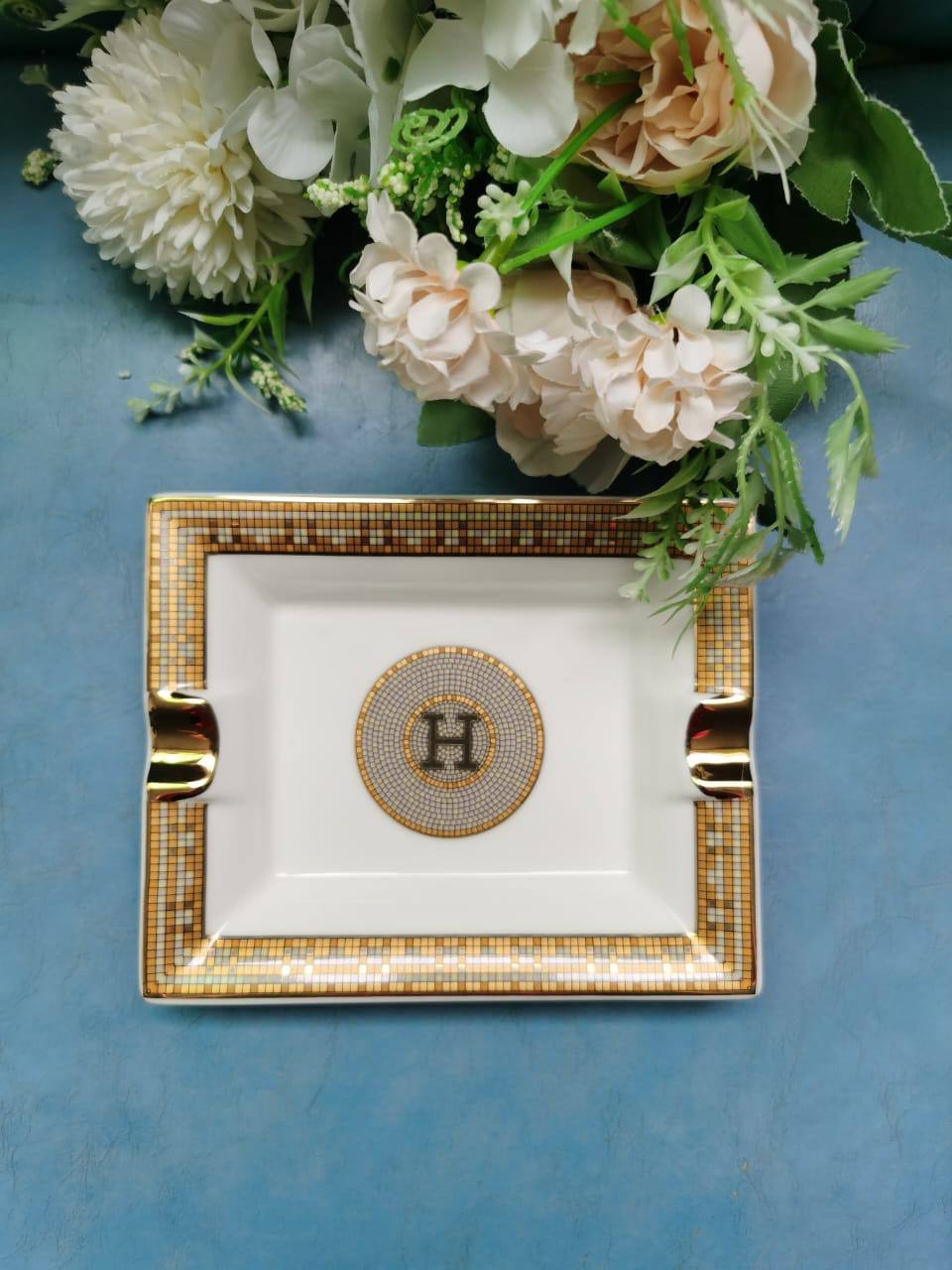 100 dhs 

Zain205
♥️♥️♥️