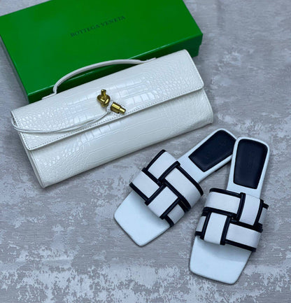 Bottega
Bag&shoes.   Set. 

150 dhs🗽
Size 36 to 41

Zain175
♥️♥️♥️