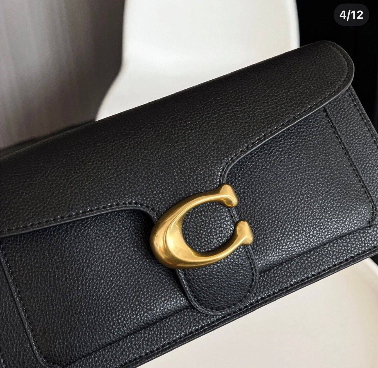 Coach
with  box, 🎁🎁🎁
size  25* 15. cm 

100 dhs🗽

Zain12
♥️♥️♥️