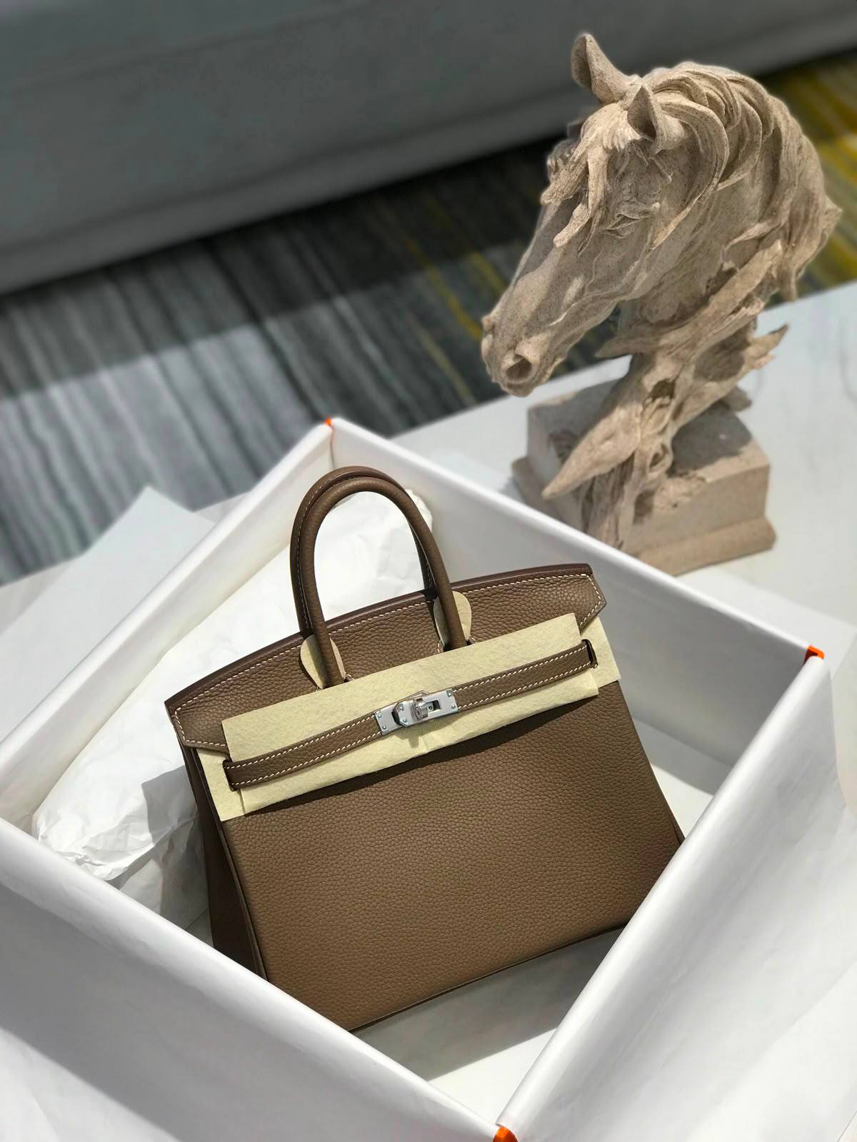 Hermes new collection 💕💯
Hand made 💯❤️
With full packing 📦🎀
For Price 👇 WhatsApp✅
0568585901 
0507557372
0552275751 Owner Zain 👌

Zain252
♥️♥️♥️