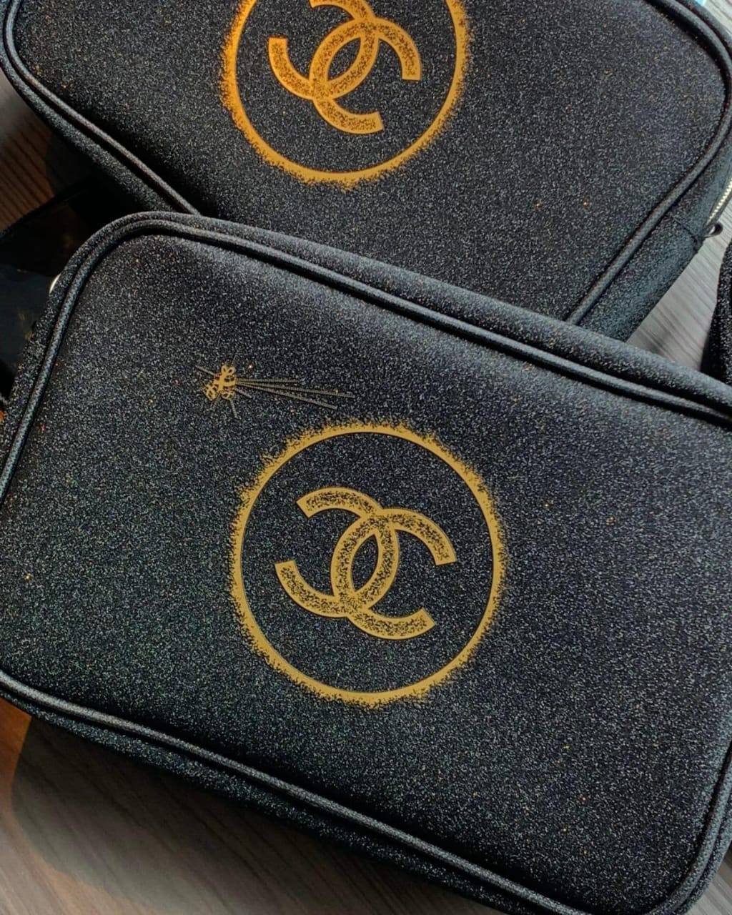 Chanel
90 dhs✅
SIZE：22cm

Zain07
♥️♥️♥️