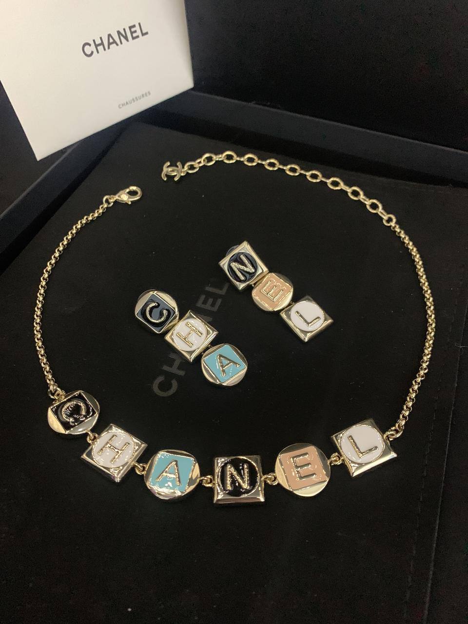 Chanel Set
_*Necklace*_ 
_*EARRINGS*_
140 dhs❣️
WITH GOOD BOX*
🎁🎁🎁

Zain89
♥️♥️♥️