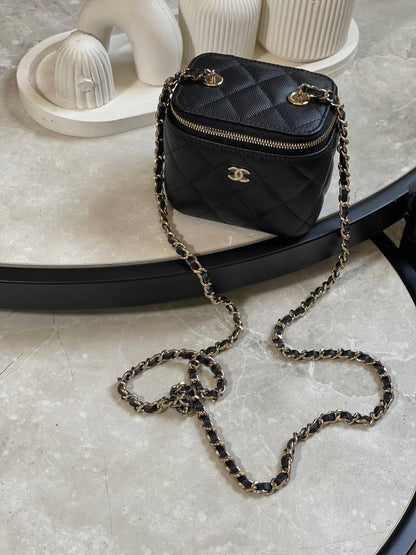 Chanel  ✨💥
Available original box 📦 
With full packing 🎀🎀
Super high quality 💥💥
For Price 👇 WhatsApp✅
0568585901 
0507557372
0552275751 Owner Zain 👌

Zain283
♥️♥️♥️