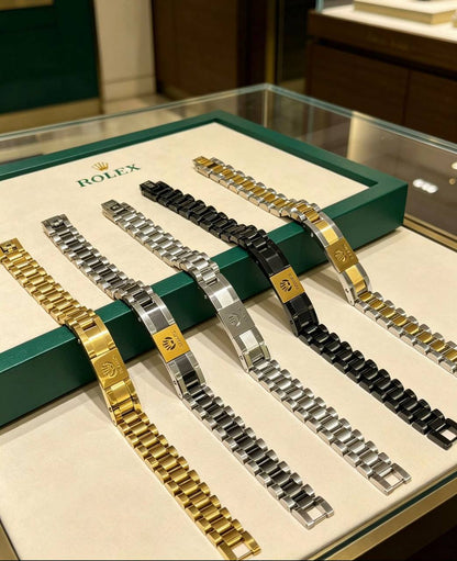 Men’s bracelet ❤️‍🔥*
Stainless steel 💯
Non tarnish 💥
One year warranty 💯
With black boxes 🗃️ 
40 dhs✅

Zain216
♥️♥️♥️