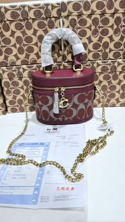 Coach

withbox 🎁🎁🎁

95 dhs🌺

Zain143