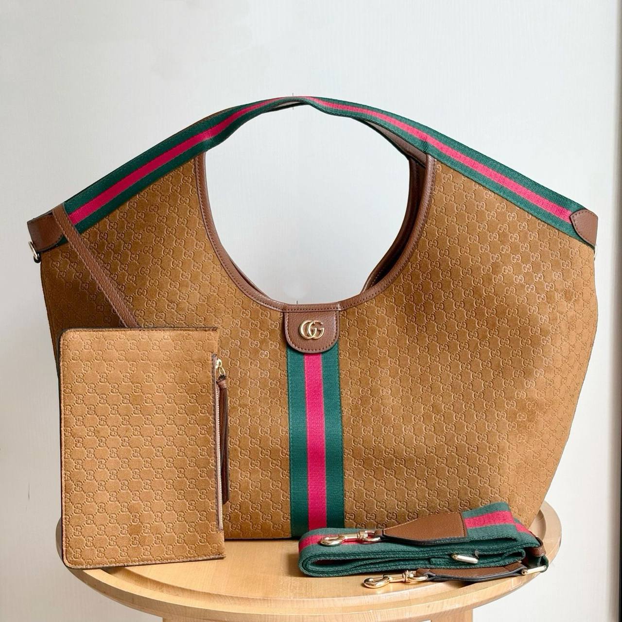GUCCI
 MASTER QUALITY  
250 dhs✅
leather 

Zain39
♥️♥️♥️