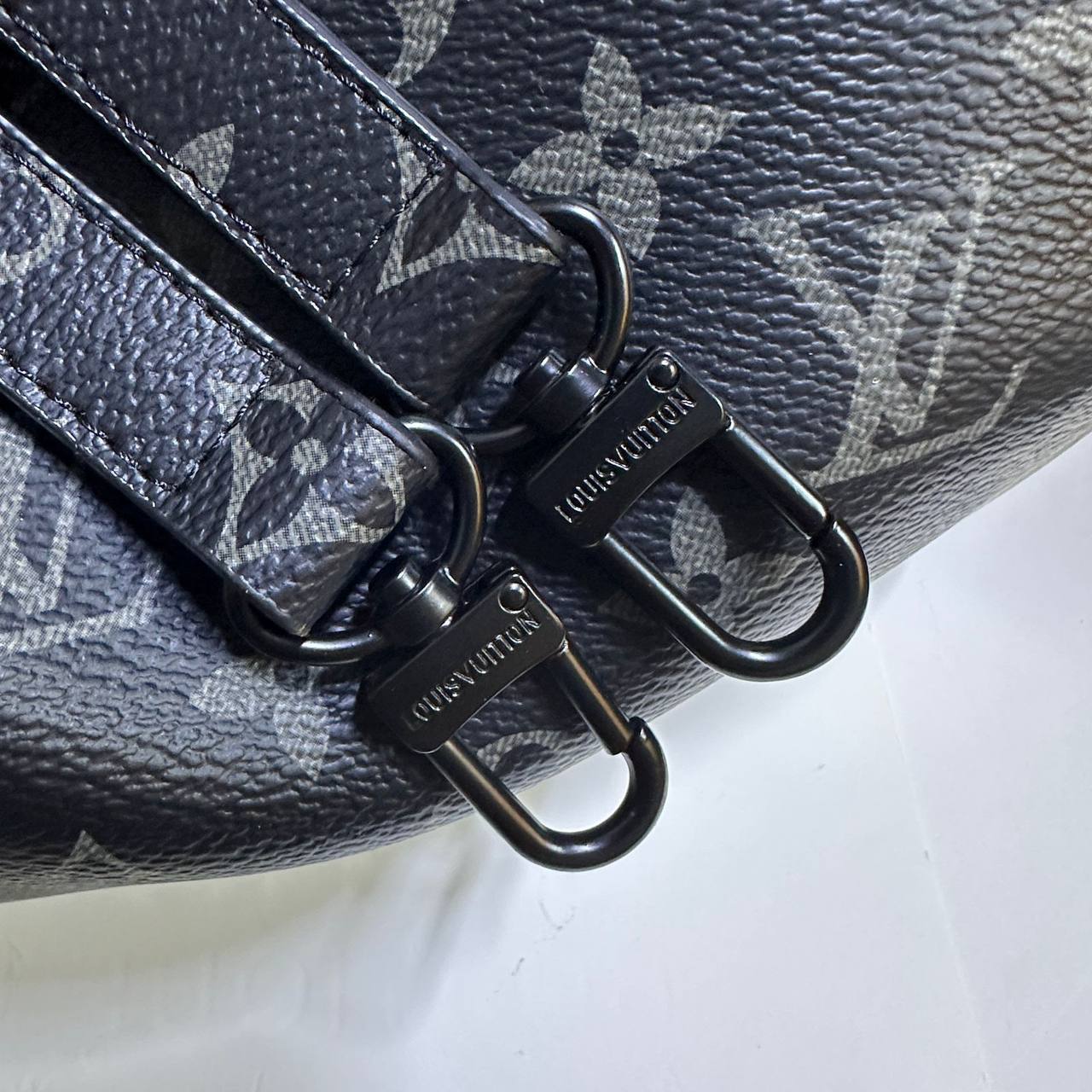LV
HIGH QUALITY 
WITH BOX 🎁

120 dhs✅

Zain39
♥️♥️♥️