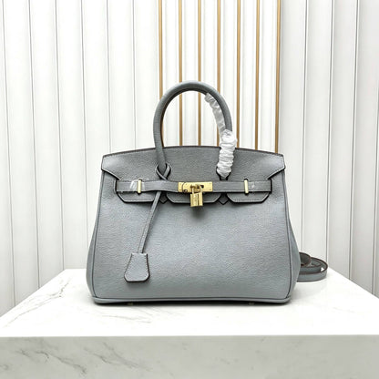 HERMES BIRKIN 

30CM 
NEW CAME 
GOOD QUALITY 

30cm
115 dhs🇦🇪🇦🇪

Zain295
♥️♥️♥️