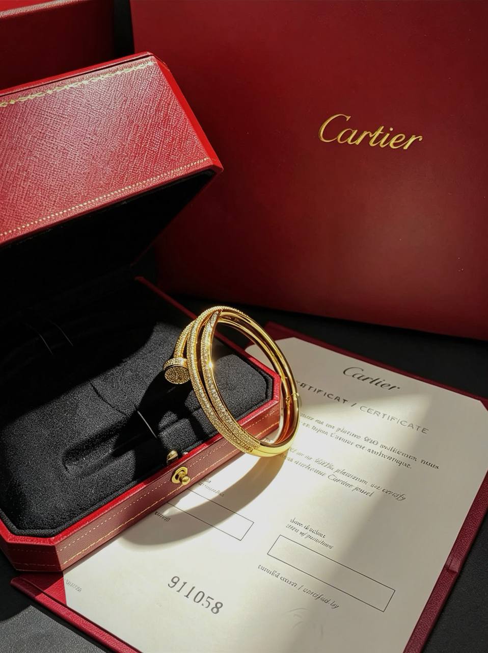 CARTIER BANGLE

MASTER💫✨

160 DHS 🇦🇪

WITH SMALL BOX AND PAPER BAG🛍️🎁

Zain89
♥️♥️♥️