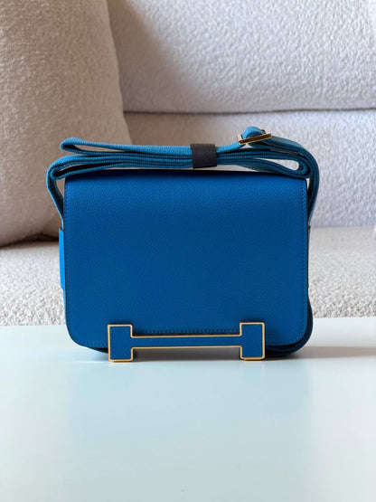 Hermes Getta 

20cm💕

master quality

😍with box❤️

360 DHS🇦🇪🇦🇪

Zain52
♥️♥️♥️