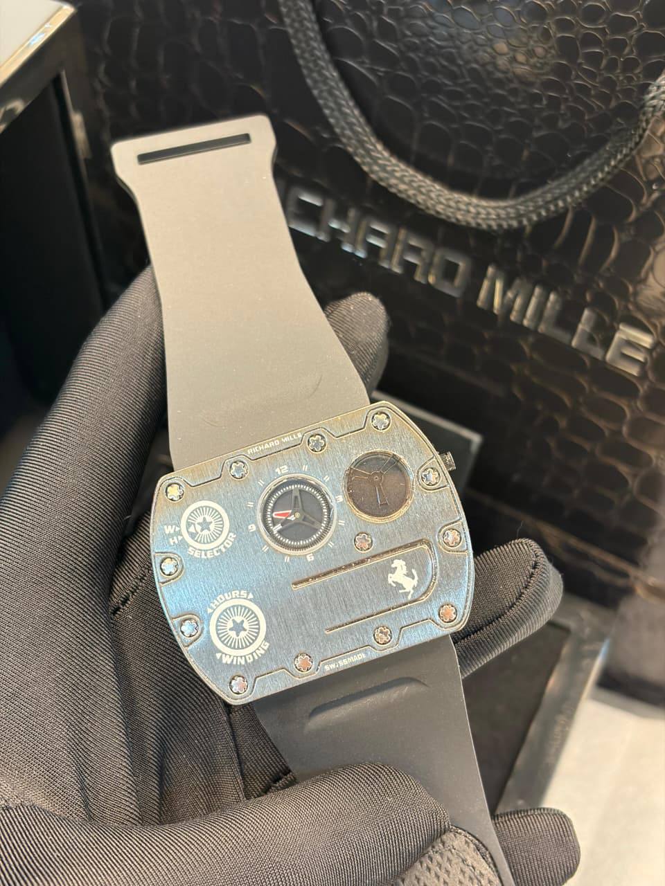 Richard Mille watch for men  
battery 
140 dhs🗽

Zain59
♥️♥️♥️