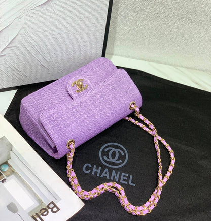 CHANEL 
 GOOD QUALITY 
WITH BOX 
130 dhs✅

Zain295
♥️♥️♥️