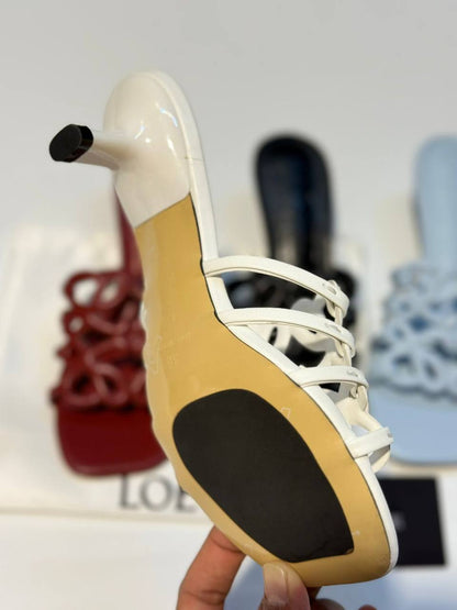 NEW CAME
LOEWE HEEL
GOOD QUALITY
105 dhs💛
Size 36-41

Zain40
♥️♥️♥️