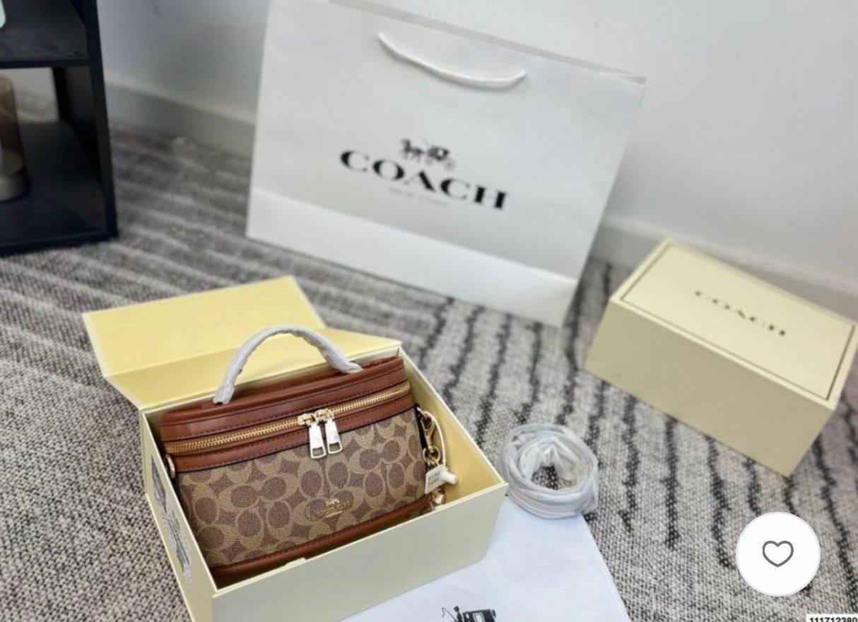 Coach
110 dhs🇦🇪
SIZE：20cm
High-quality 

with box
🎁🎁🎁

Zain35
♥️♥️♥️