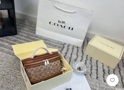 Coach
110 dhs🇦🇪
SIZE：20cm
High-quality 

with box
🎁🎁🎁

Zain35
♥️♥️♥️