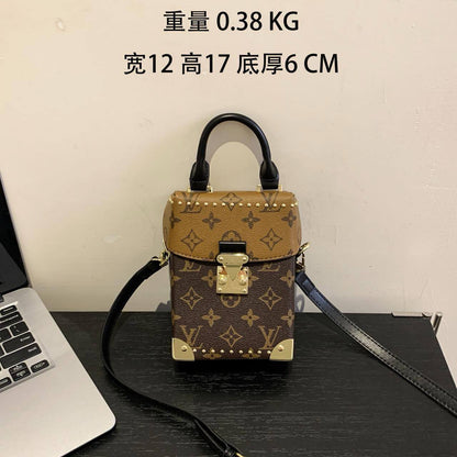 LV
17*12*6 cm
75 dhs✅

Zain17
♥️♥️♥️