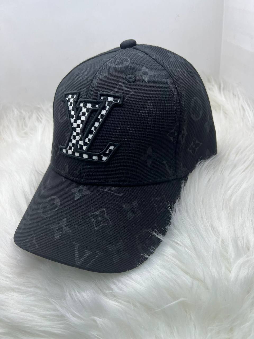 Caps
45 dhs✅

Zain182
♥️♥️♥️