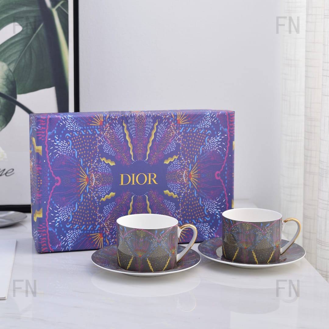 Branded mugs set

130 dhs 
set 4 pc 

with box🎁🎁🎁

Zain205
♥️♥️♥️