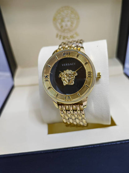 Versace ladies 
55 dhs🪙🌨️

Zain08
♥️♥️♥️