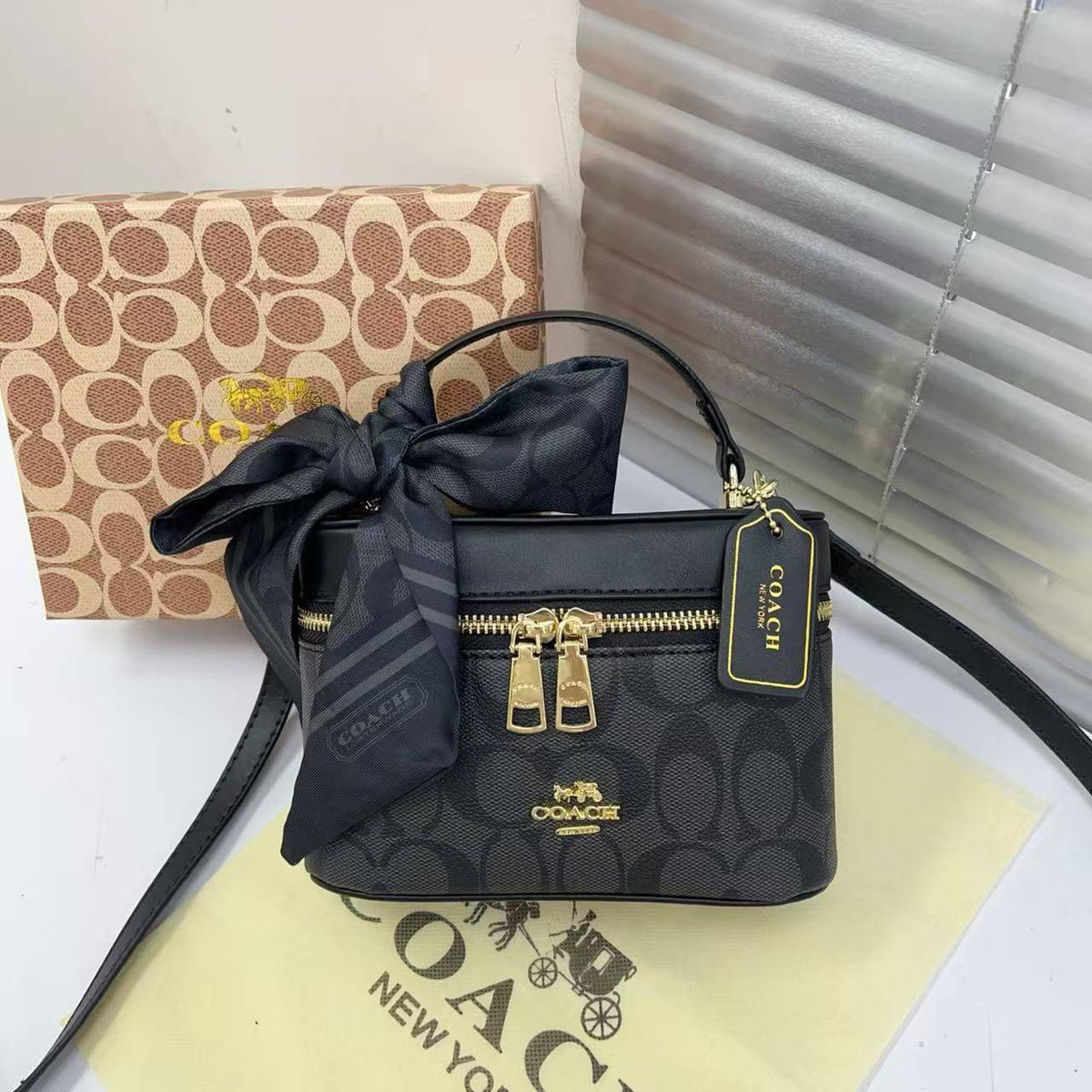 Coach  

With box 🎁
70 dhs🇦🇪🇦🇪

Zain232
♥️♥️♥️