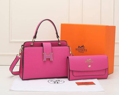 Hermes

110 dhs❣️

with box 
🎁🎁🎁

Zain253
♥️♥️♥️
