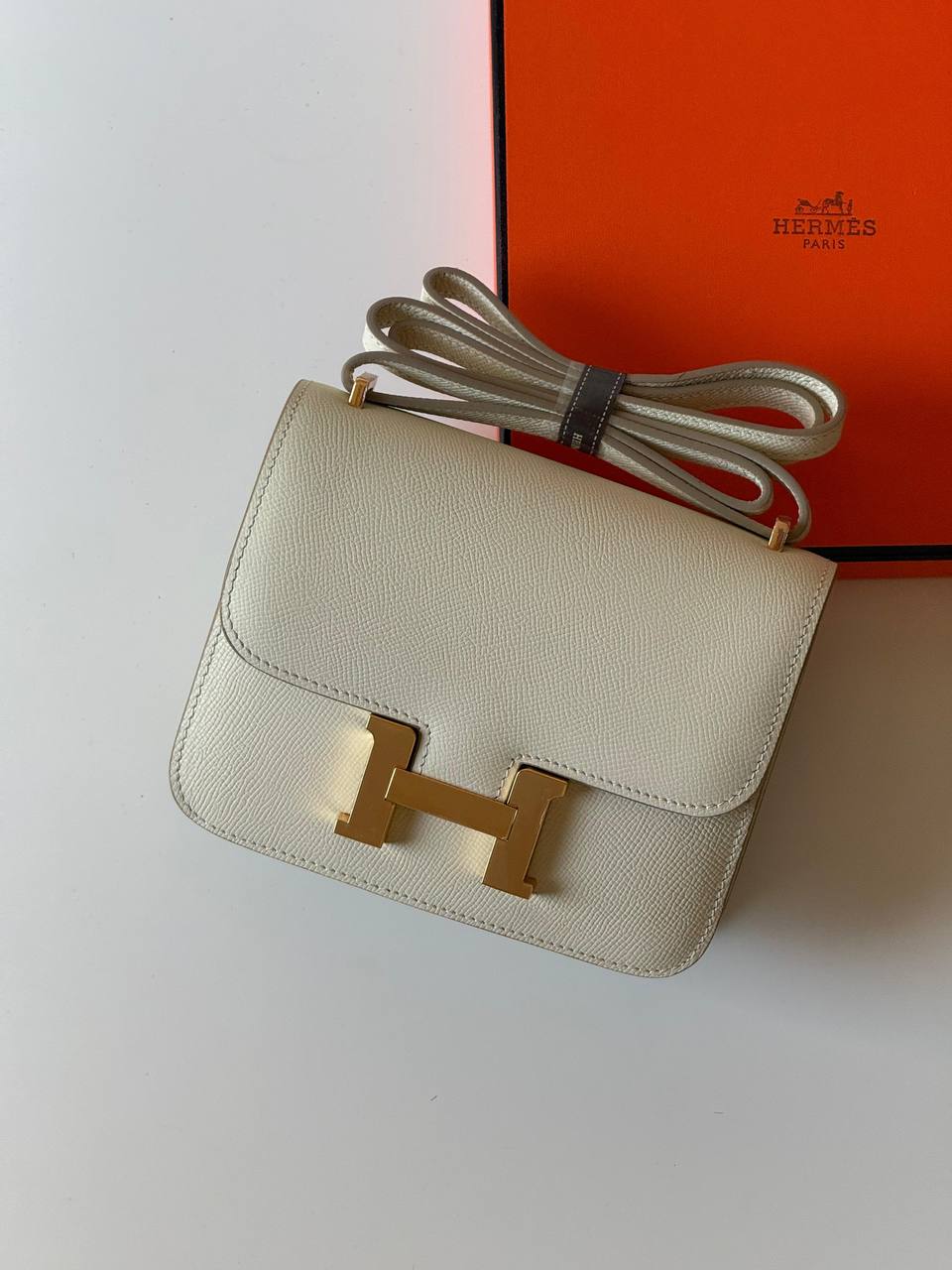 Hermes
constance 18cm💕master quality😍with box❤️
340 dhs❤️

Zain52
♥️♥️♥️