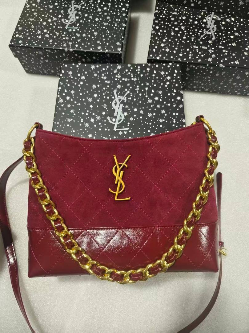 YSL

105 dhs🪙🌨️

 high quality 

With box   
🎁🎁🎁

26cm

Zain26
♥️♥️♥️