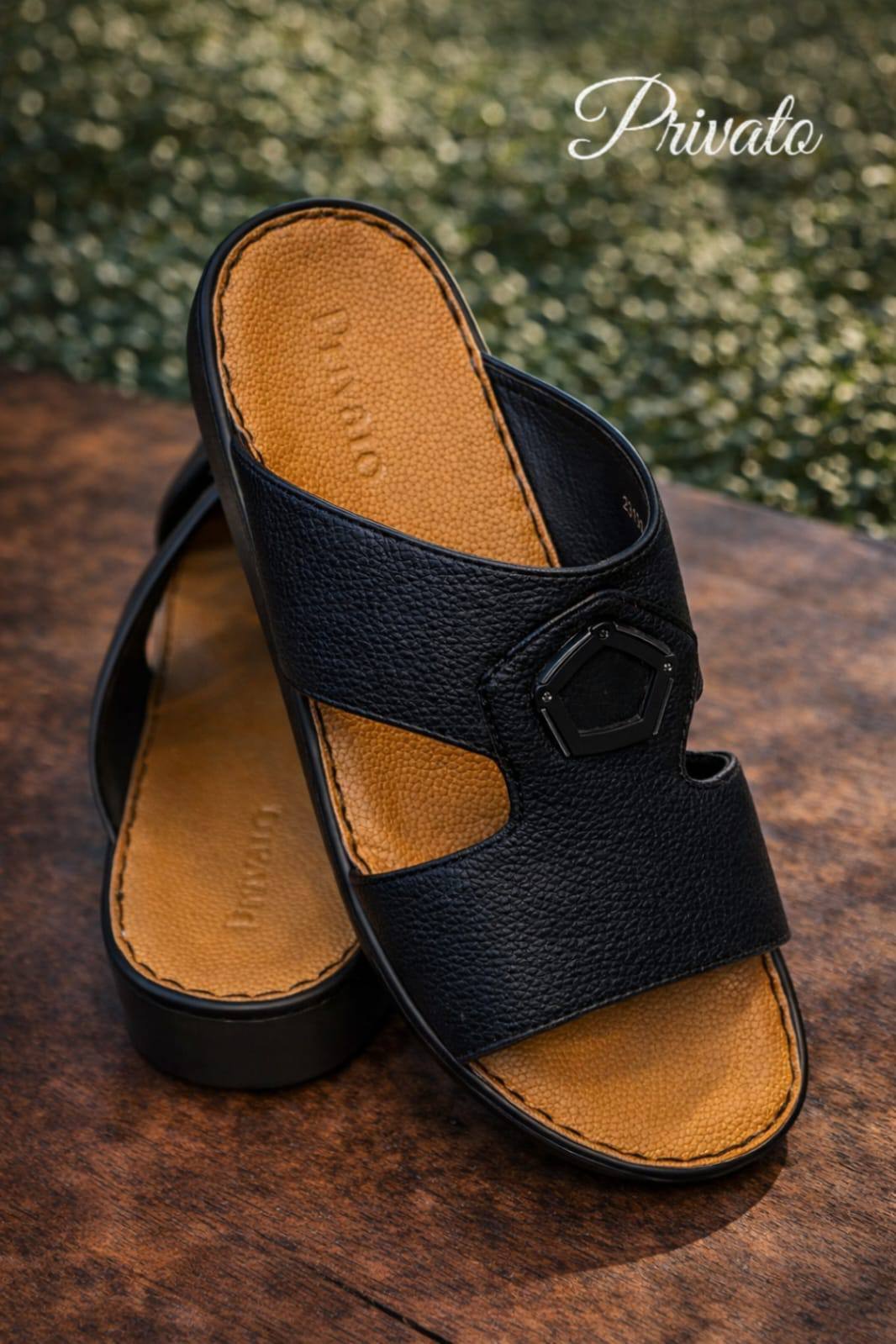 slippers for men good quality  
with box and paper bag size available (40to46) 6to12) 
150 dhs❣️

Zain59
♥️♥️♥️