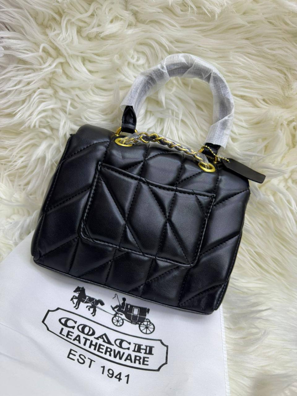 💗 Coach Tabby
1️⃣ First quality +🎁
Size : 21 * 16 cm
90 dhs✅
with box 🎁

Zain115
♥️♥️♥️