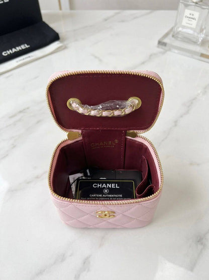 Chanel ᴘᴇᴀʀʟ ᴄʜʀᴜsʜ 
ᴡɪᴛʜ ʙᴏx
ʟᴀᴍʙsᴋɪɴ
sɪᴢᴇ:ɴᴀɴᴏ
95 dhs🇦🇪🇦🇪

Zain56
♥️♥️♥️