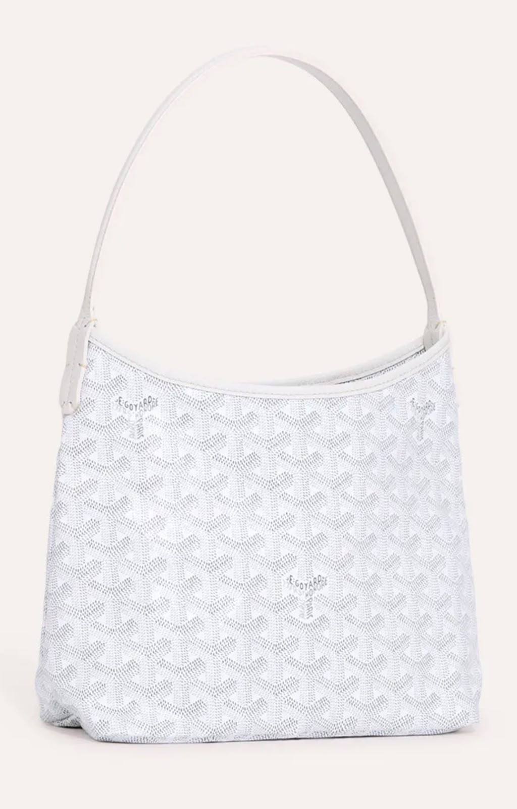 GOYARD Hobo
Bohème Mini Bag
Chevron Goyardine Canvas
Size: 21 cm
Without BOX

90 dhs🇦🇪🇦🇪

Zain239
Zain215
♥️♥️♥️