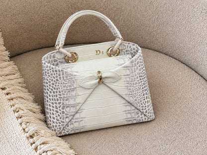 DIOR 
SUPER MASTER QUALITY
SIZE : 28 cm
AVAILABLE 


For Price 👇 WhatsApp✅
0568585901 
0507557372
0552275751 Owner Zain 👌

Zain322
♥️♥️♥️