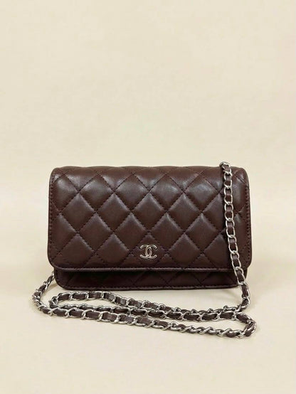 Chanel
High quality 
With box 
100 dhs✅

Zain50
♥️♥️♥️