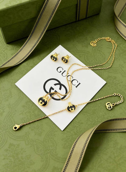 GUCCI SET 
MASTER💫✨
150 DHS✅
WITH SMALL BOX AND PAPER BAG🛍️🎁
Limited Stock🌟

Zain89
♥️♥️♥️