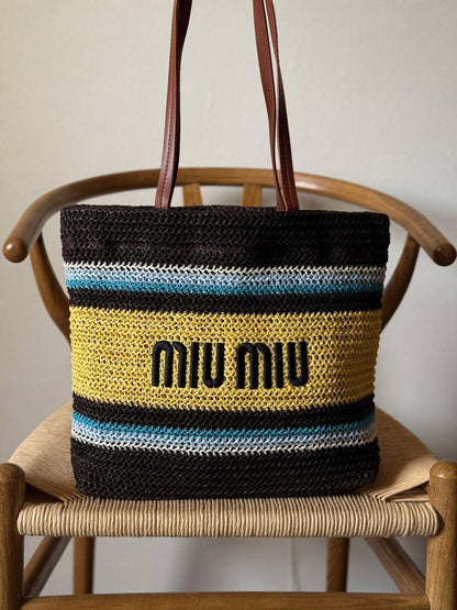 MIU MIU
32cm
310 dhs❣️
Top quality

Zain167
♥️♥️♥️